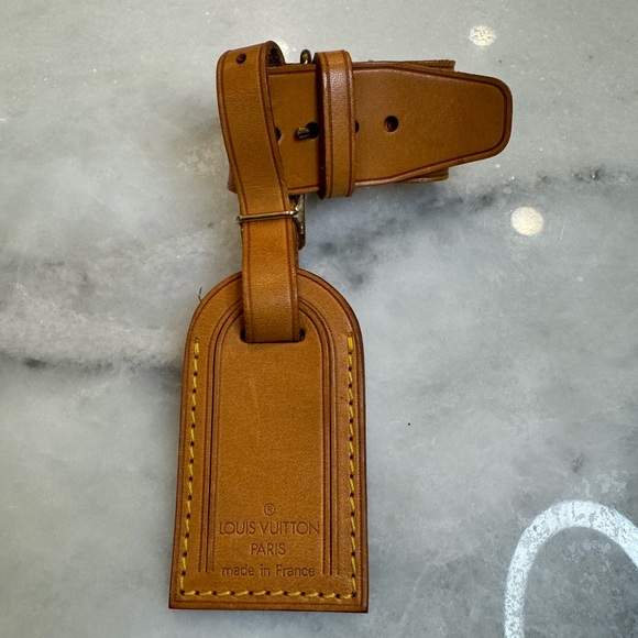 Louis Vuitton Luggage and Poignet - Picture 8 of 8